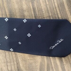 Oscar de la Renta necktie navy with little diamond floral design
